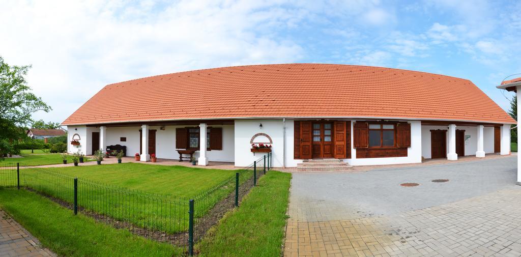 Falusi Patika - Tisza-tó Vendégház Tiszaszolos Exterior foto